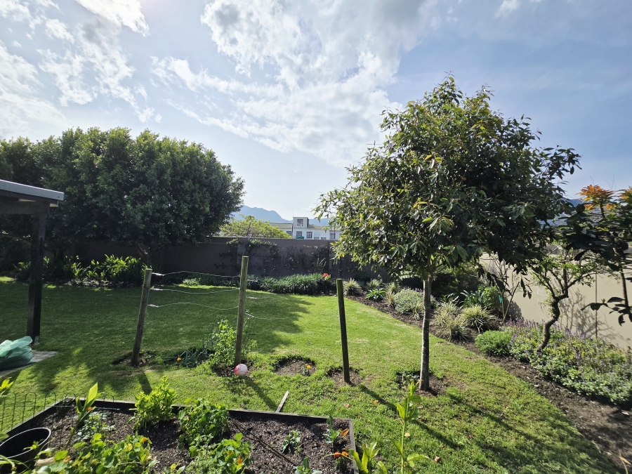 3 Bedroom Property for Sale in Earls Court Lifestyle Estate Western Cape